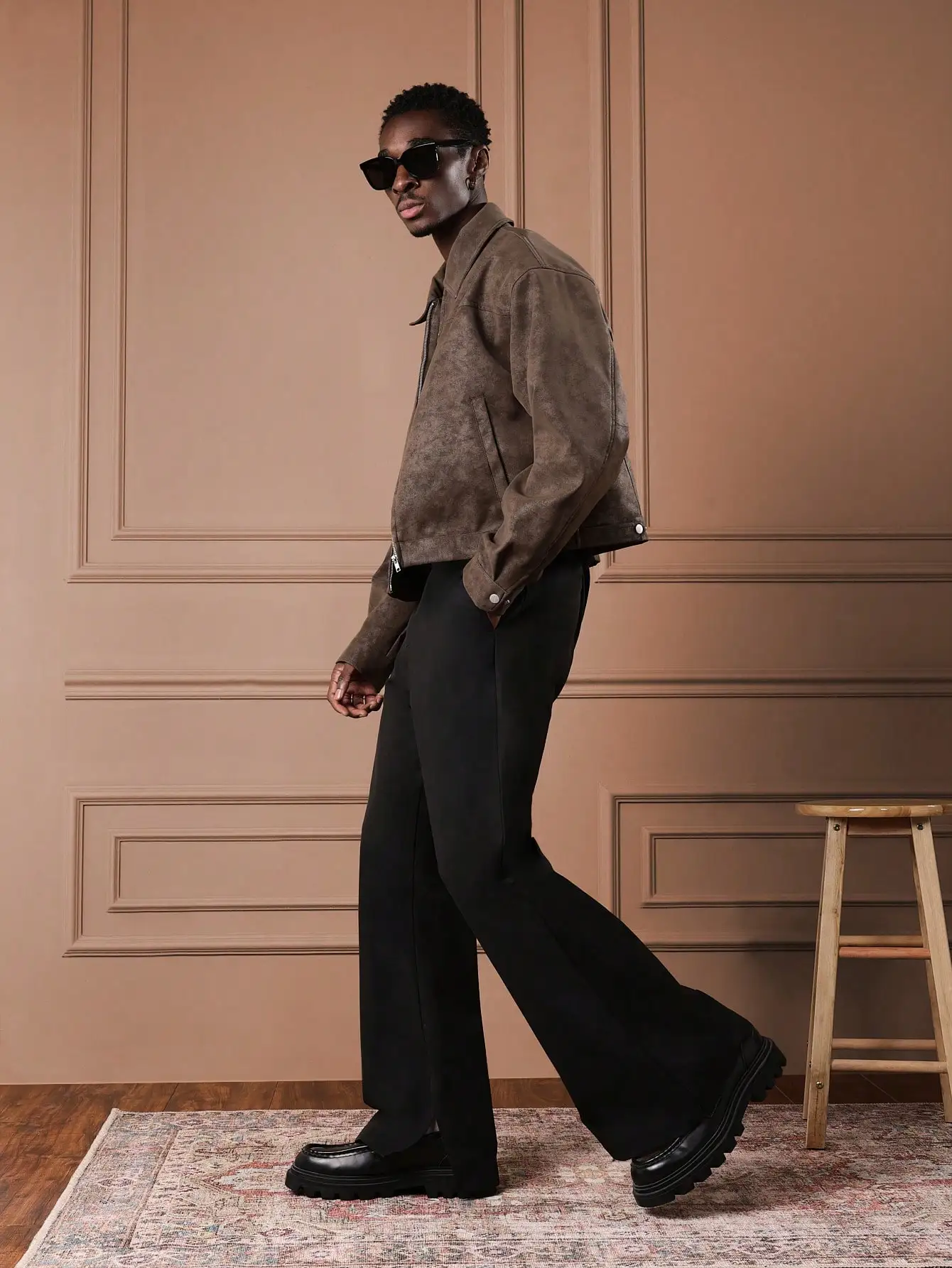 

Men's Wide Leg Casual Trousers with Side Slit, Relaxed Fit, Streetwear Style