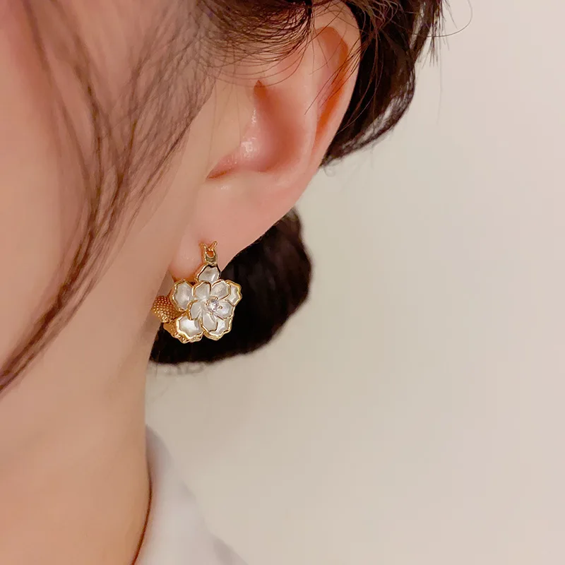 French new design fashion jewelry 14K gold plated double lacquer camellia earrings elegant women's daily commute accessory