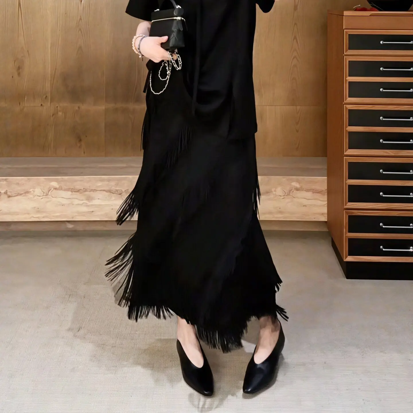 Niche black design fringed skirt 2026 new summer fashion cross-show thin skirt long hanging feeling