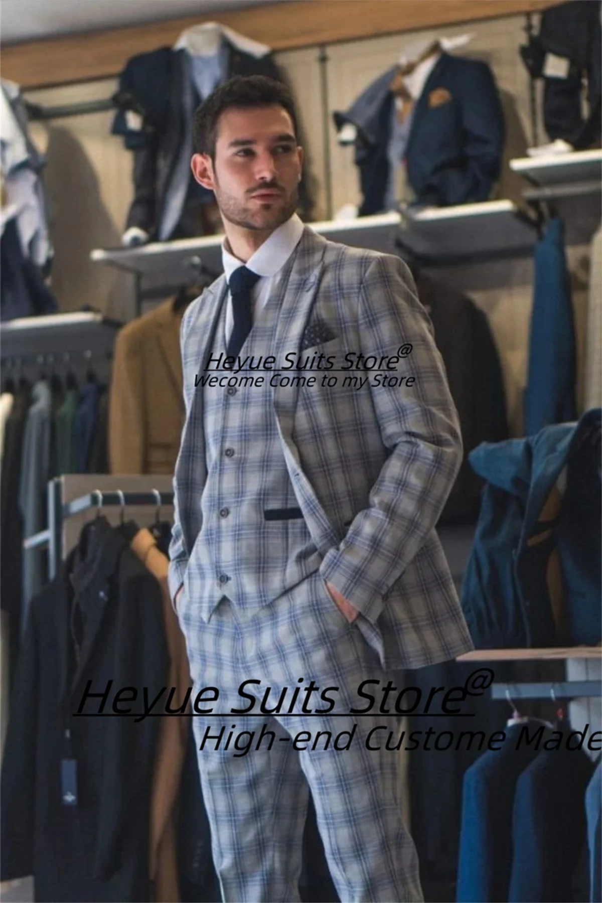 

Business Plaid banquet Men Suits Customized Slim Fit Peak Lapel Formal 3Pieces Sets Male Prom Blazers Elegant trajes para hombre