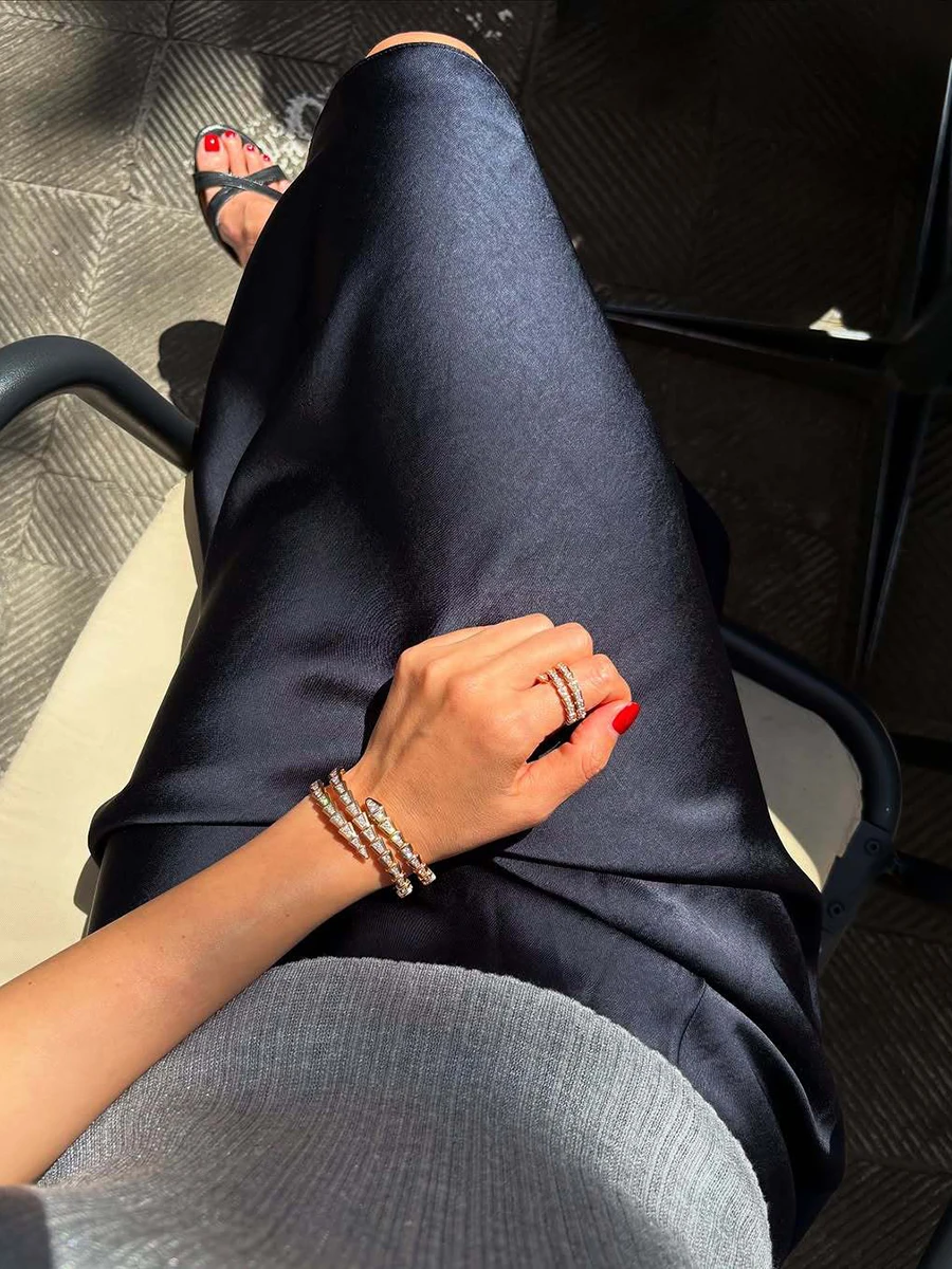 Falda Midi de satén liso a la moda coreana para mujer, novedad de verano, Faldas ajustadas de cintura alta acampanadas, Faldas cortas Vintage informales simples