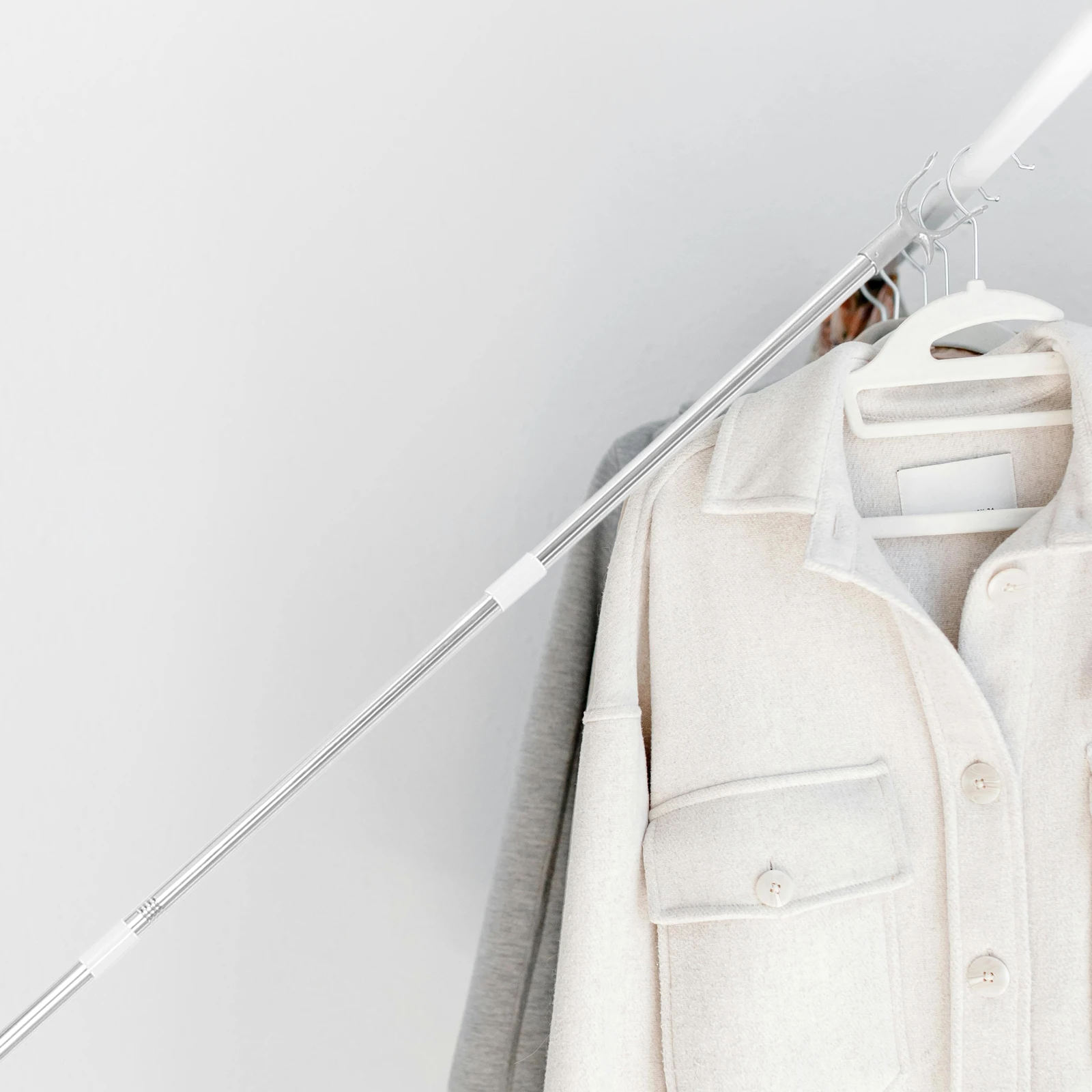 

Stainless Steel Clothes Drying Rod 4 Sections Total Length 167cm Lightweight Strong Wardrobe Closet Hook Pole Bathroom