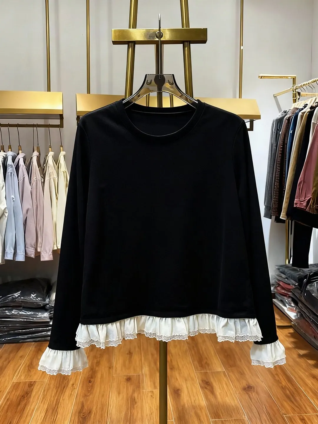 Lente 2026 Nieuwe Europese Sle Gesplitste Zoom Lange Sve Bla T-shirt Vrouwen Pendelen Anti-Aging Comfortabele Basis irt top