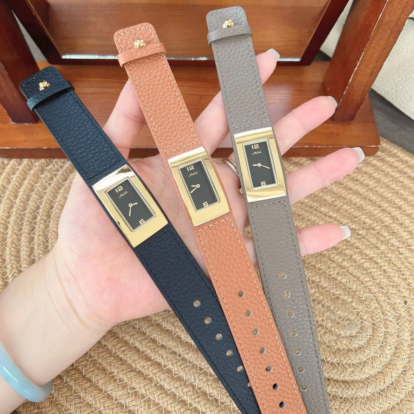 New Square Leather Strap Watch, High-Quality Leather, Versatile And Fashionable Women'S Watch, A Creative Gift For Women.