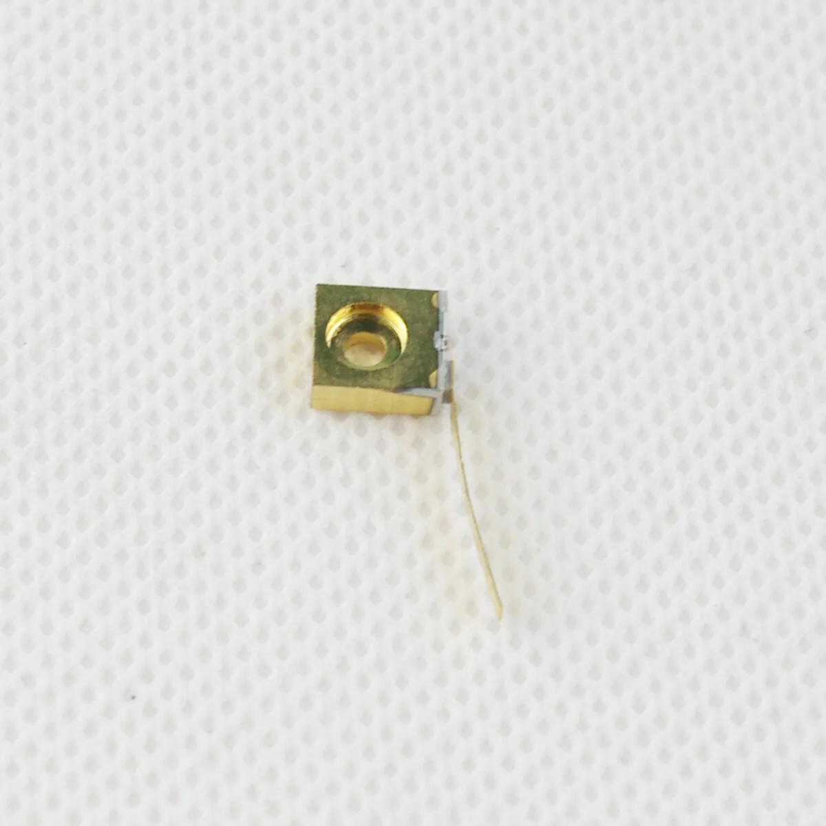 808nm C-mount 10W الأشعة تحت الحمراء عالية الطاقة ليزر ديود LD مع FAC