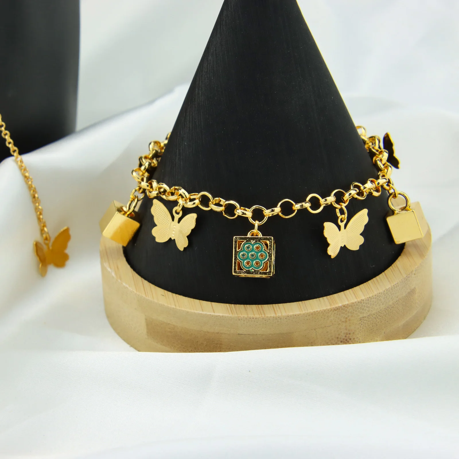 Saudi-Arabien Quaste Schmetterling Schmuck 21k vergoldet Naher Osten Vintage Münzen Halskette Armband Ohrringe Marokkanische Schmuck – Detail 7