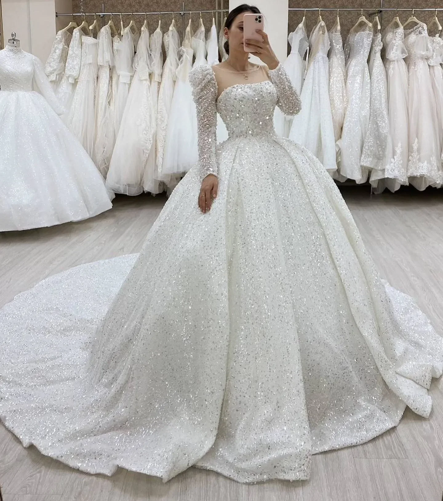 

New Luxury Wedding Dresses Long Sleeve Sparkly Sequins Ball Gown Bridal Dress Lace Up Back with Train Robes De Mariee Customized
