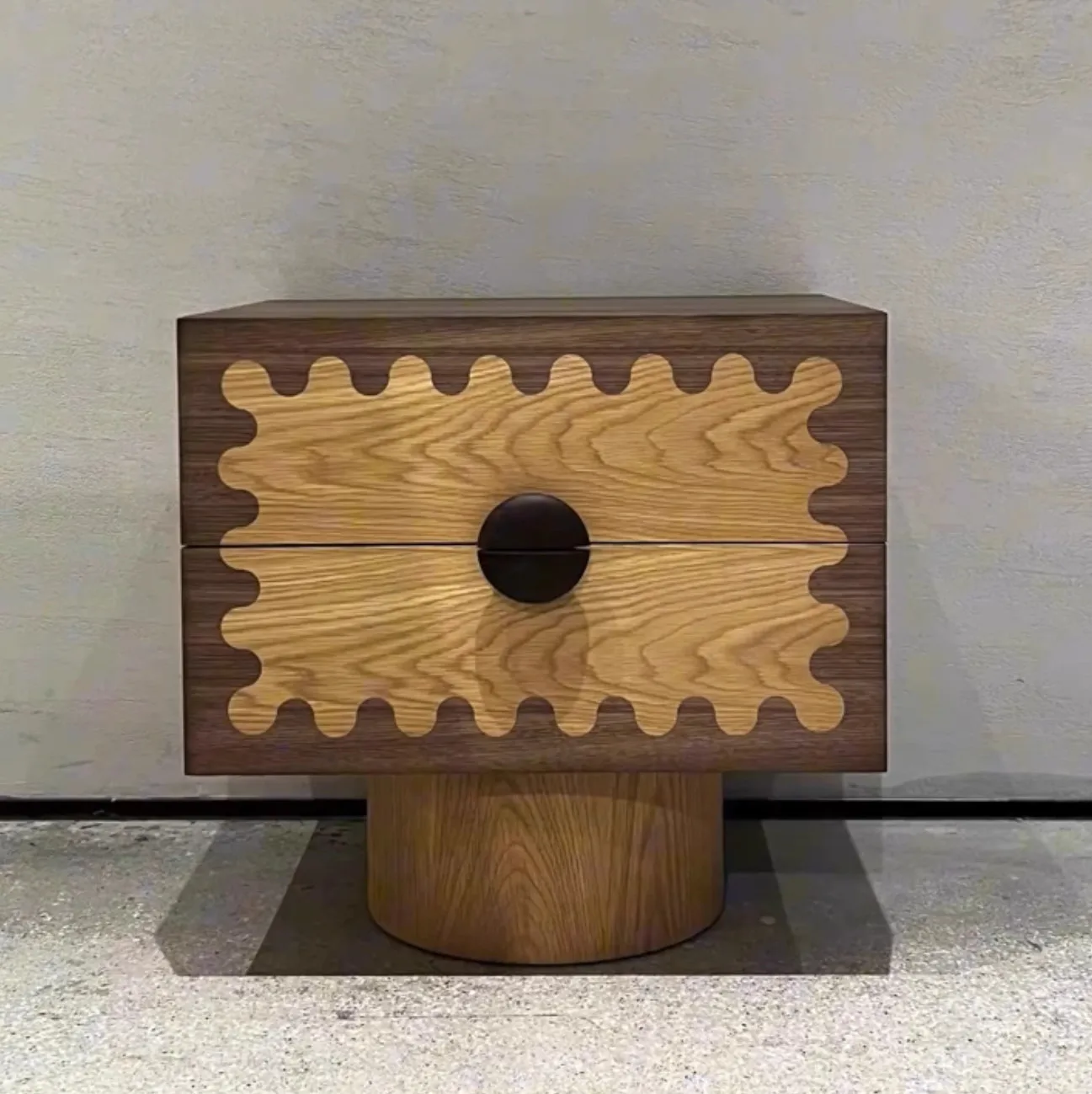 

✗x Modern Style Solid Wood Nightstand High-End Designer Vintage Bedroom Furniture with Artistic Feel for Home Bedrooms*