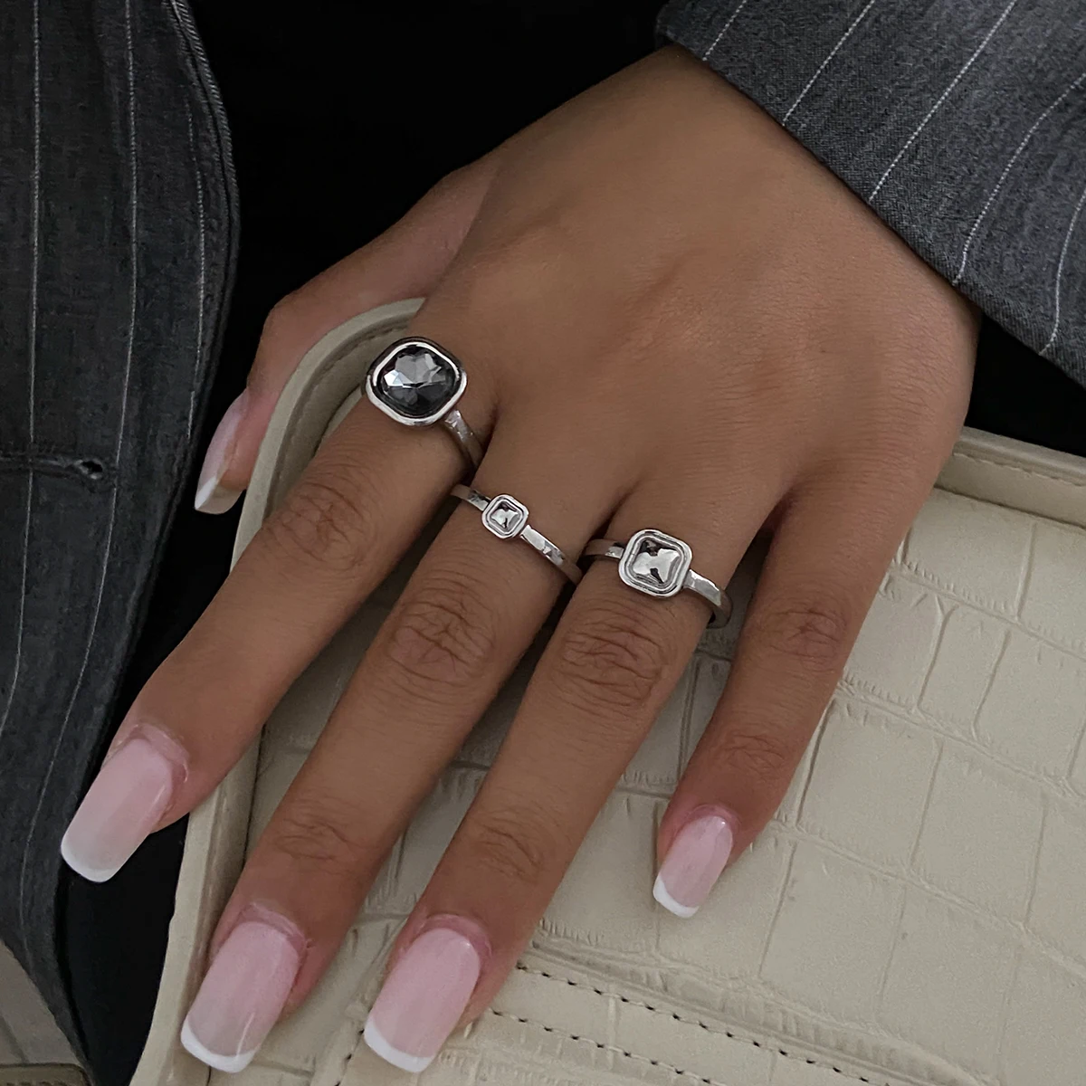 

SHIXIN 3Pcs/Set Fashion Square Acrylic Rhinestone Open Rings for Women Minimalist Geometry Adjustable Knuckle Ring Party Jewelry