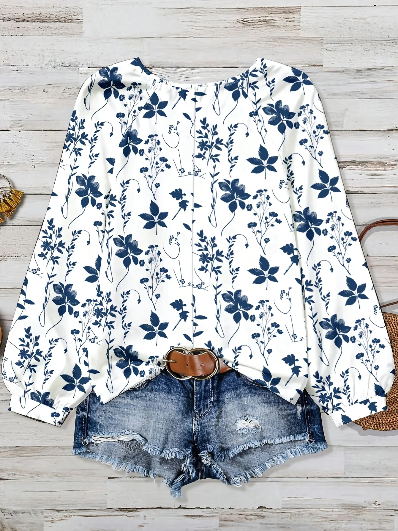 Stilvolle Bluse in Übergröße mit Blumenmuster für mühelose Alltags-Eleganz – Detail 5