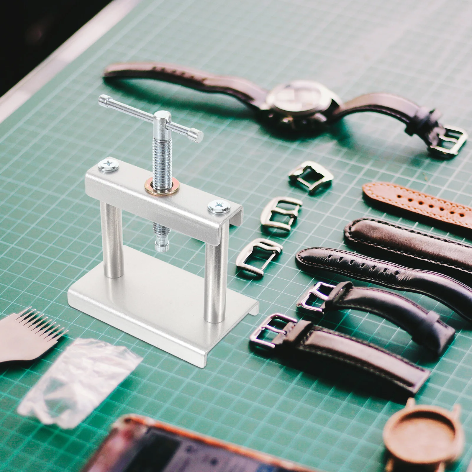 1 set di strumenti per pressa per orologi a spirale per la rimozione della copertura posteriore e il kit di riparazione dell'orologio di ricambio con stampi chiudiporta professionale