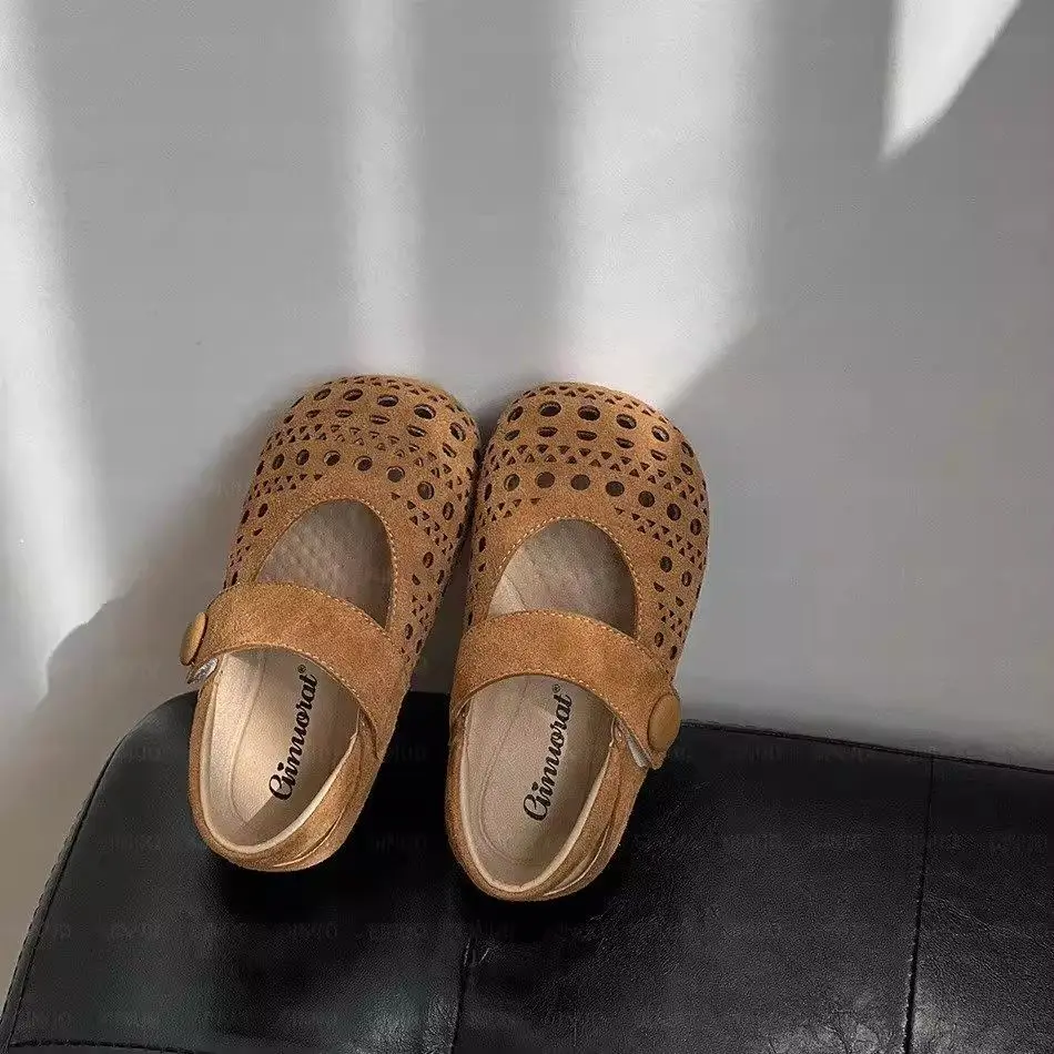 Baby-Sandalen mit Lochmuster, Kinder-Strandschuhe, runde Zehenpartie, Retro-Stil, weiche Sohle, Sommer 2026, neue Kleinkind-Laufschuhe, klassisch, rutschfest – Detail 4