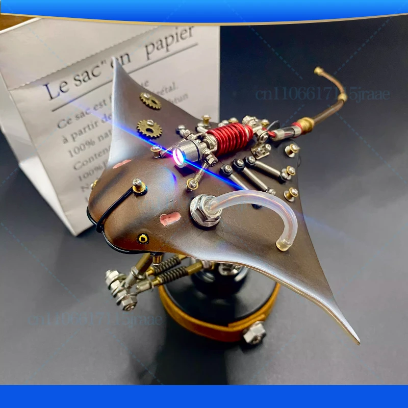 

Metal assembly Fish model Guochuang assembly machinery DIY holiday gifts Tide play ornament handmade gifts