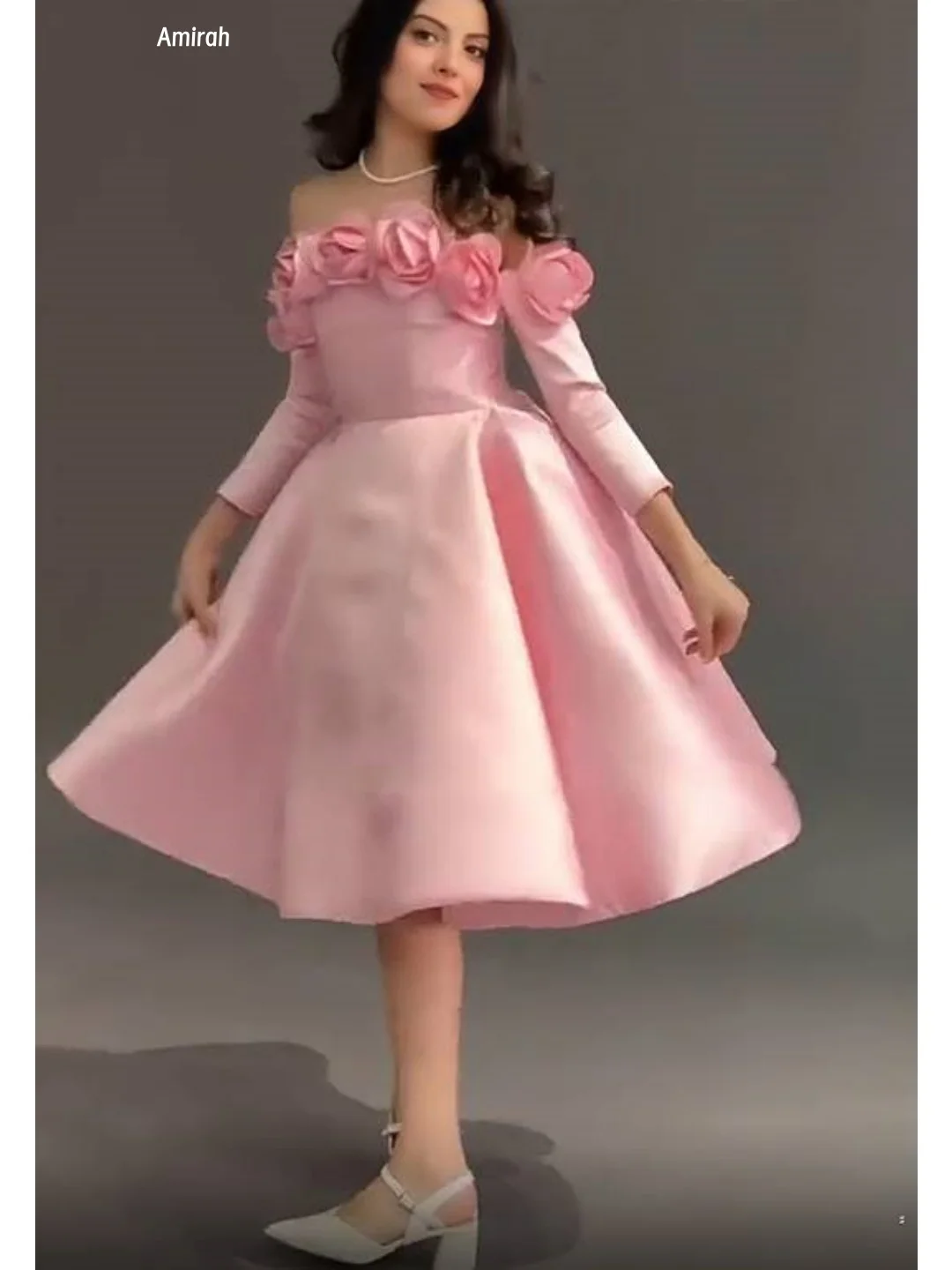 Amirah فساتين مكشوفة الكتف للمناسبات الخاصة فستان حفلات الزفاف اللامع مصنوع حسب الطلب فساتين أنيقة من قماش الساتان للحفلات الراقصة