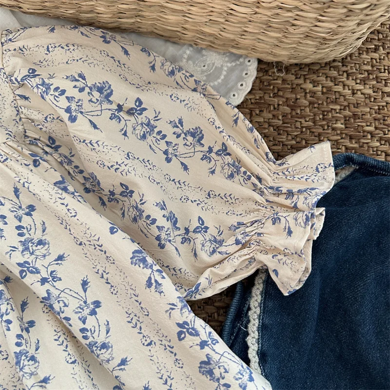 Neue süße Mädchen-Blumen-Hemden mit Puffärmeln, 2025, Frühling und Herbst, koreanische Kinder, Spitzenkragen, Baumwollblusen, Baby-Mädchen-Casual-Tops – Detail 2