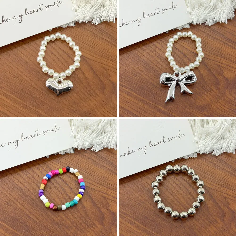 Per Mini Labubu Accessori pendenti Collane di perle a forma di cuore per Labubu V4 Pin per accessori per vestiti per bambole serie Love