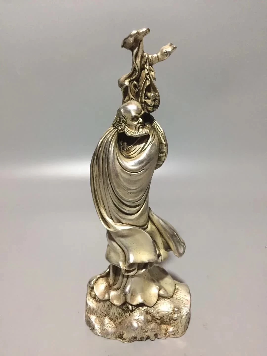 

Collection Chinese Tibetan Silver Handmade Carved Damo Dharma Master Buddha Statue Gift Home Decoration