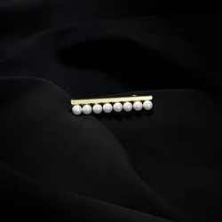 Elegant Pearl Design Sensibility Niche Brooch Simple Balance Wood Chest Pin High End Women's Jewelry Accessories