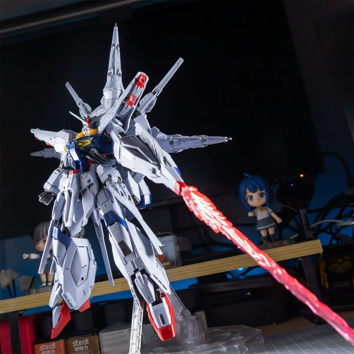 Huiju Zgmf-X13a بروفيدنس الجمعية Mecha نموذج أطقم نموذج 1/100 MG بولي كلوريد الفينيل الهيكل العظمي أنيمي جمع الشكل لعبة روبوت هدية