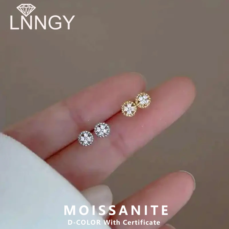 Lnngy Pendientes Plata 925 Sterling Silver Hollow Lucky Flower Stud Earrings for Women 1.3mm Moissanite Mini Earring Jewelry