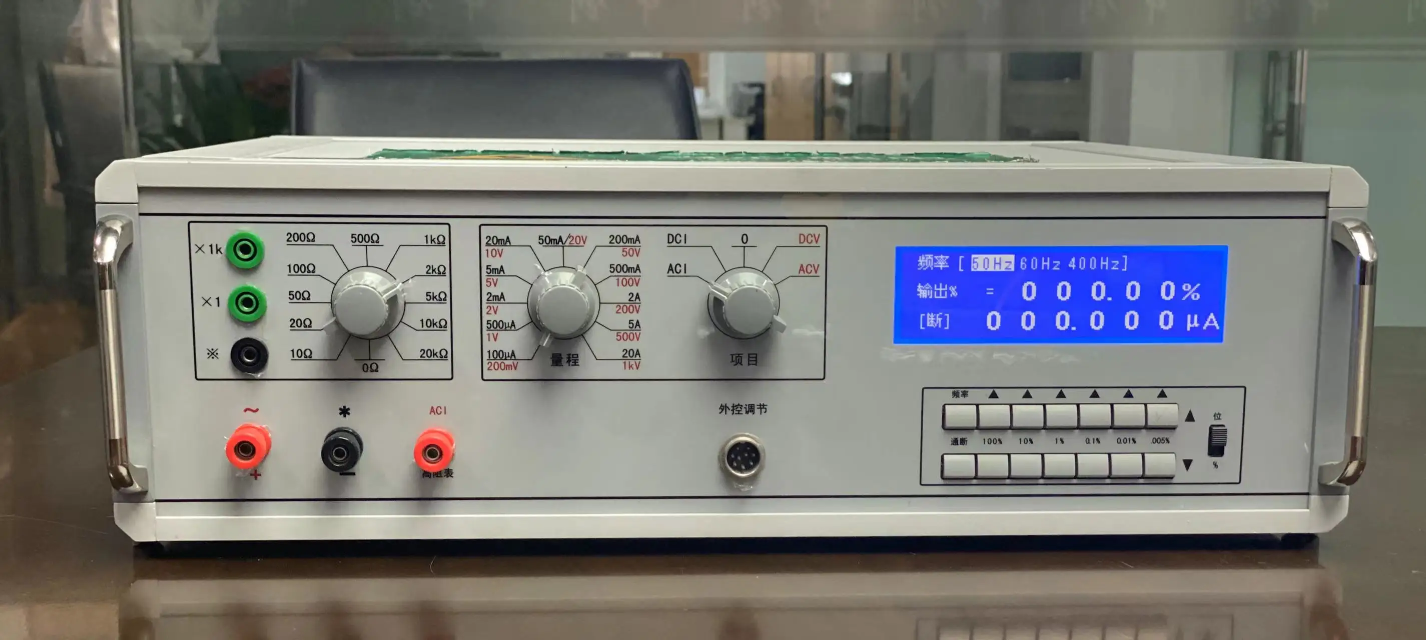 High Precision Electrical laboratory  mulfuction  process calibrator ET30B  multimeter test device can  be output big MA