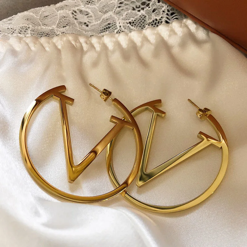 1Pair Fashion Letter Hollowed Out Earrings for Women Personality Simple Gold Earrings Party Gifts Daily Decoration