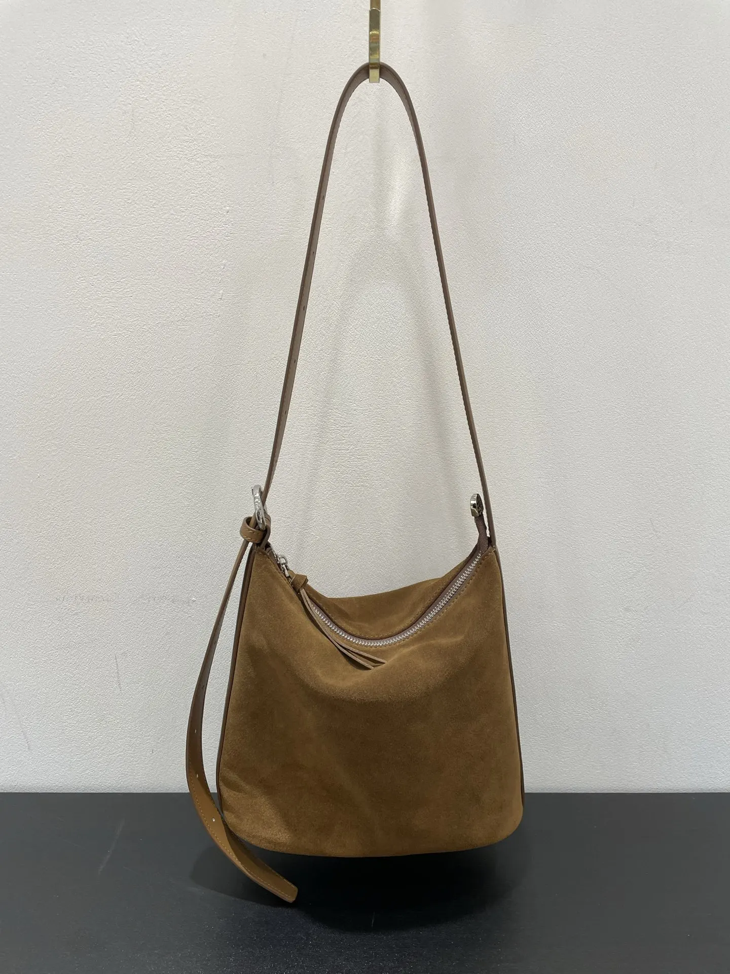 

Женская сумка-тоут Bernice из замши и кожи, большая вместительная сумка для ежедневных поездок, высококачественная новая сумка через плечо, большая сумка на одно плечо