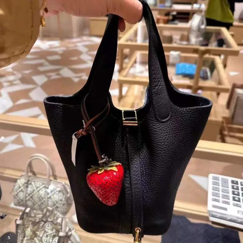 

Fashion Trendy 3D Strawberry Bag Charms For Handbags 2025 New Luxury Red Pink Strawberry Genuine Leather Rope Handmade Pendants