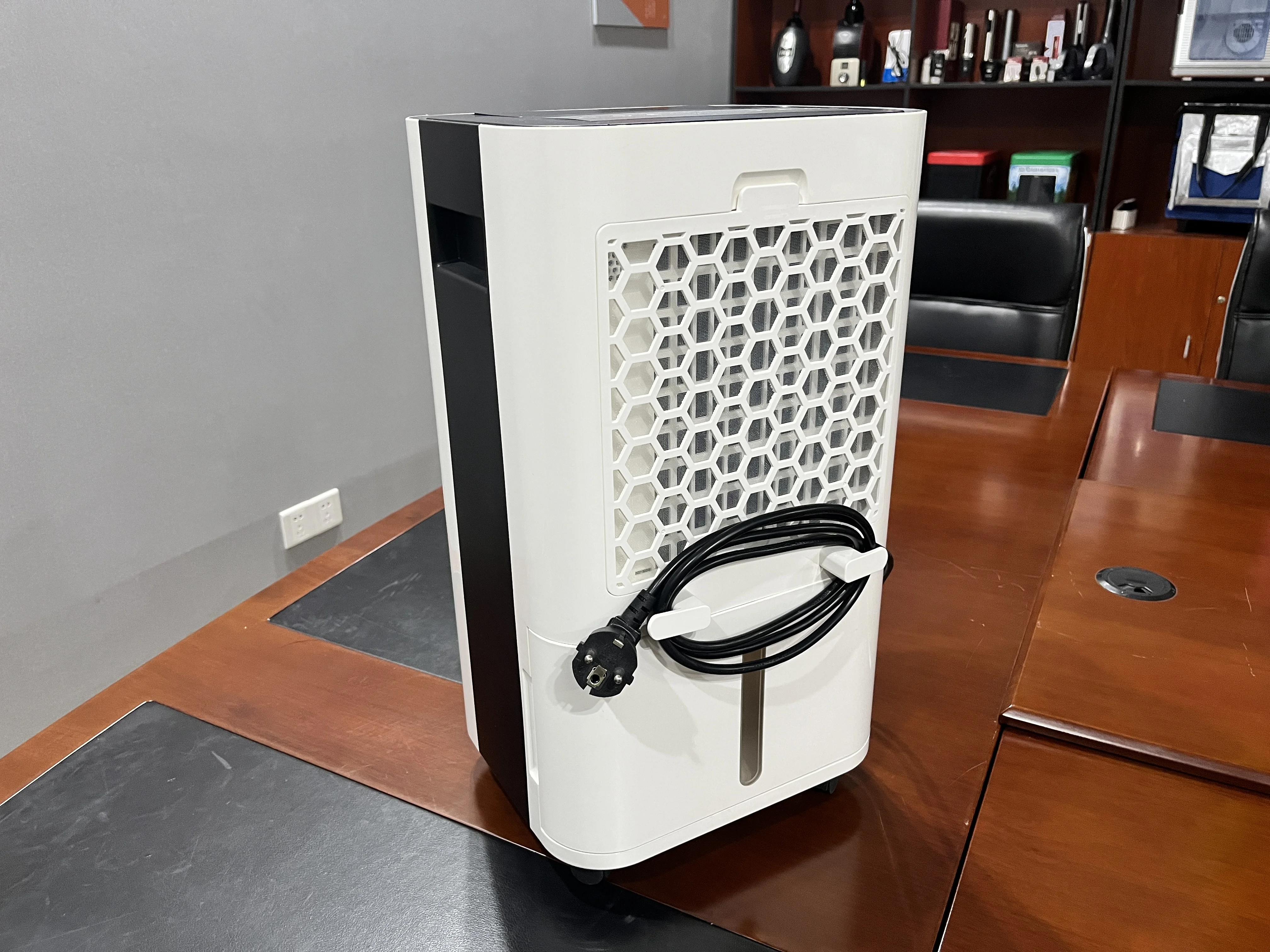

Home Air Smart Compressor Dehumidifier with 12L/15L Capacity Portable Mini Electronic Control Automatic Defrost Mode LED Display