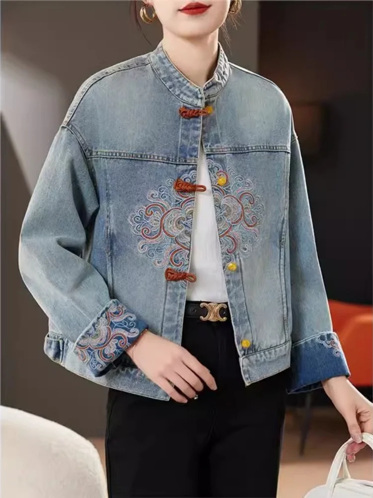 Nouveau chinois Sle brodé boutonné Denim Jaet femmes petite taille printemps 2025 Design sens couche de finition Jaet