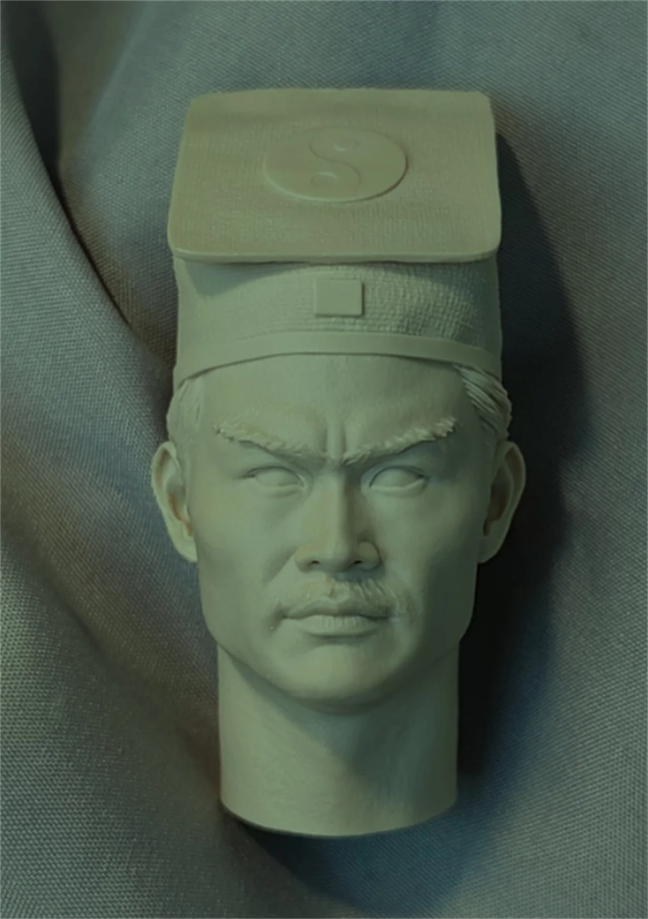 Male Head Sculpt Ch… - image