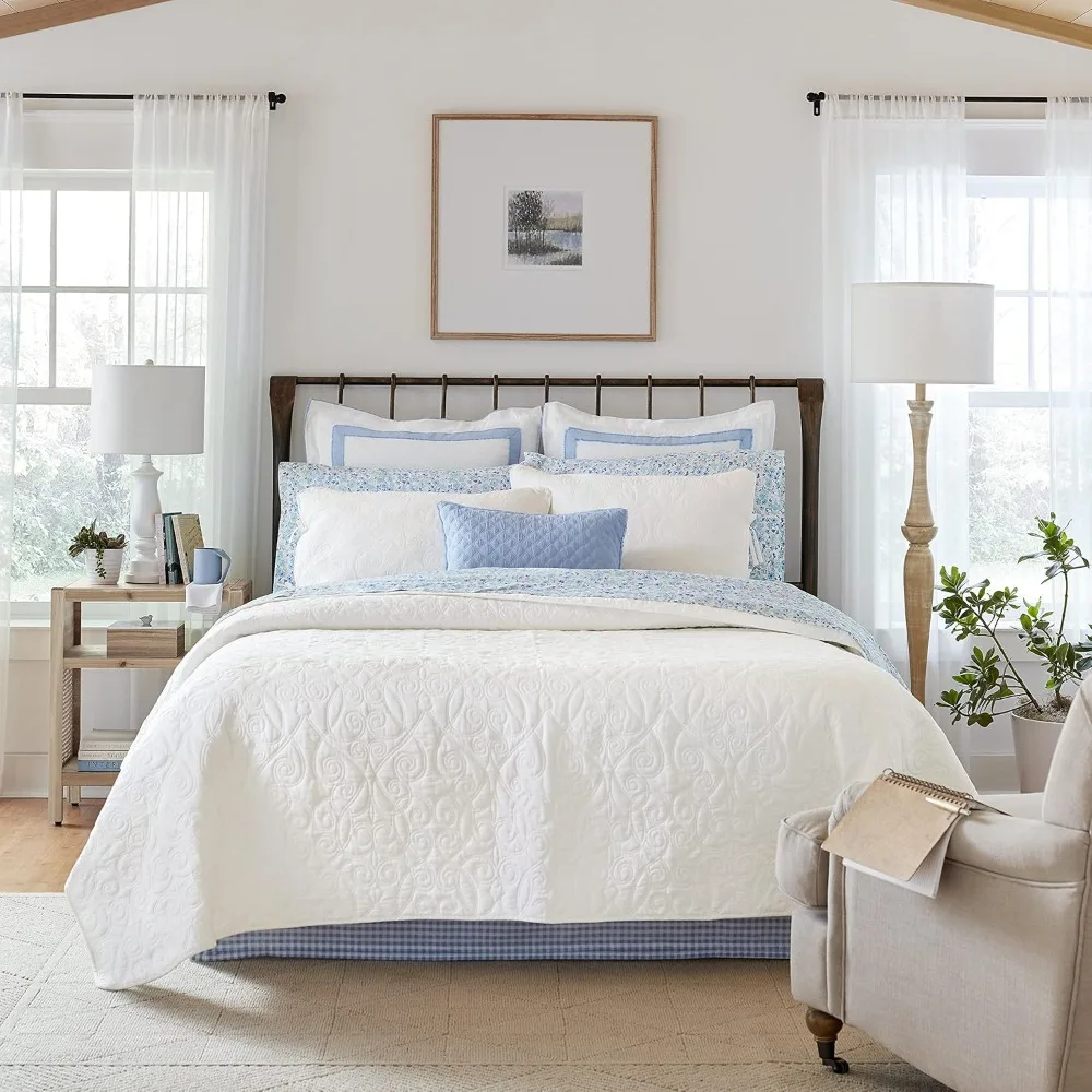 

Cotton Quilt Set - Reversible, All-Season Bedding with Matching Shams, Pre-Washed for Added Comfort