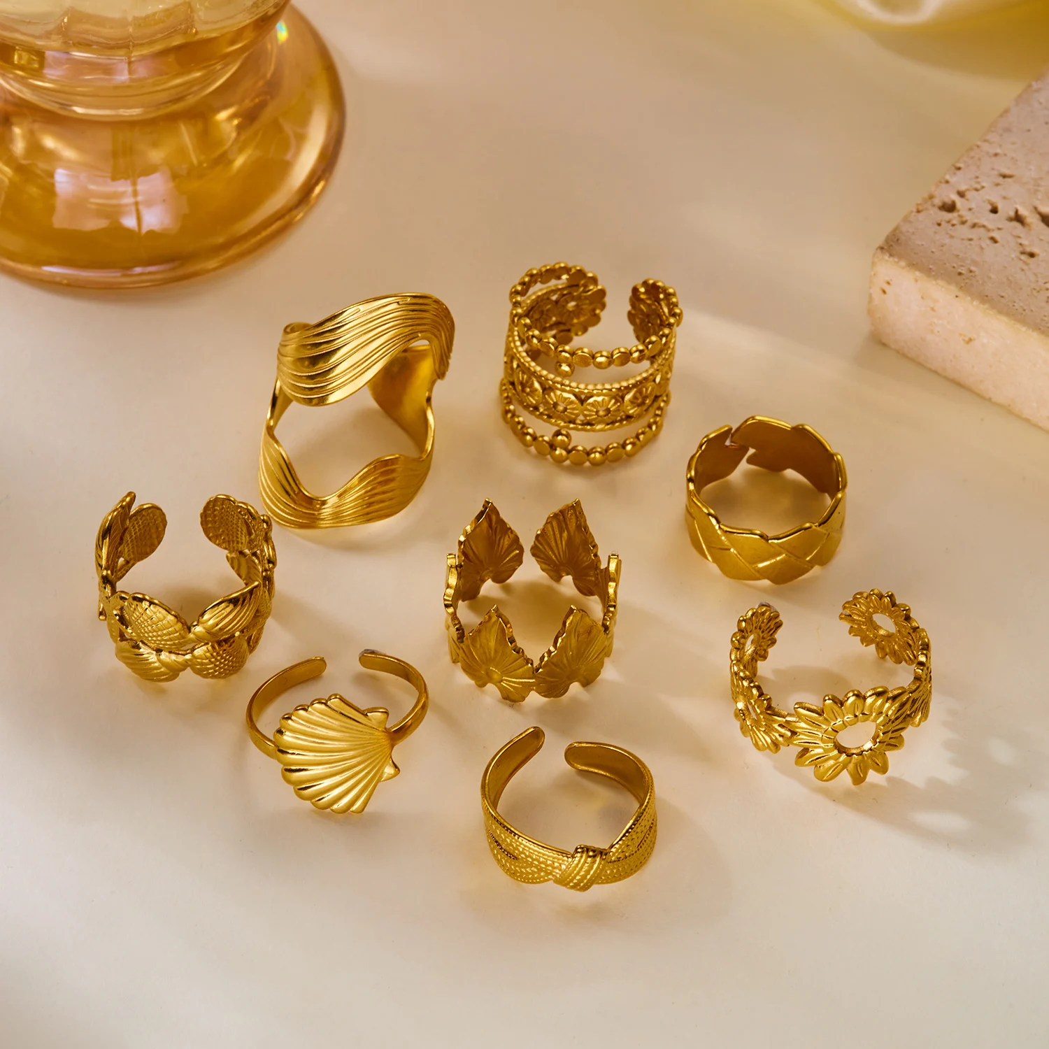 Gmai Zierliche geometrische PVD-beschichtete Edelstahlringe für Damen, Vintage-Ring mit Blumen-, Muschel- und Blattmotiv, unregelmäßiger Ring, Party-Schmuck, Geschenk – Detail 5