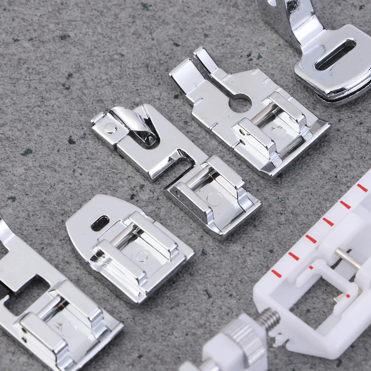 

11PCS Sewing Machine Presser Feet Set Multifunctional Rolled Attachments Lightweight Fabric Singer Brother Compatible