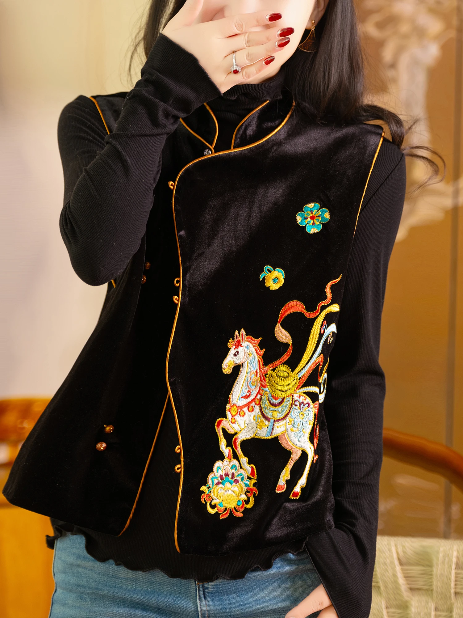 

Женский жилет с вышивкой и цветными нитями, в стиле Heavy Industry, с асимметричным воротником-лацканом, на одной пуговице, из полиэфирного волокна