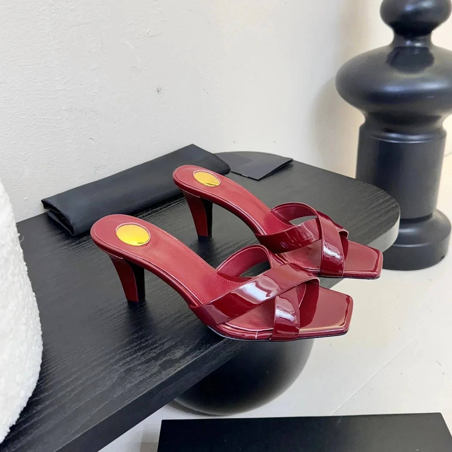 2026 Designer Women'S New Summer Sandals Classic Wedge Thick Sole Hook Loop Strap Open Toe Hollow Sandals For Beach Vacation