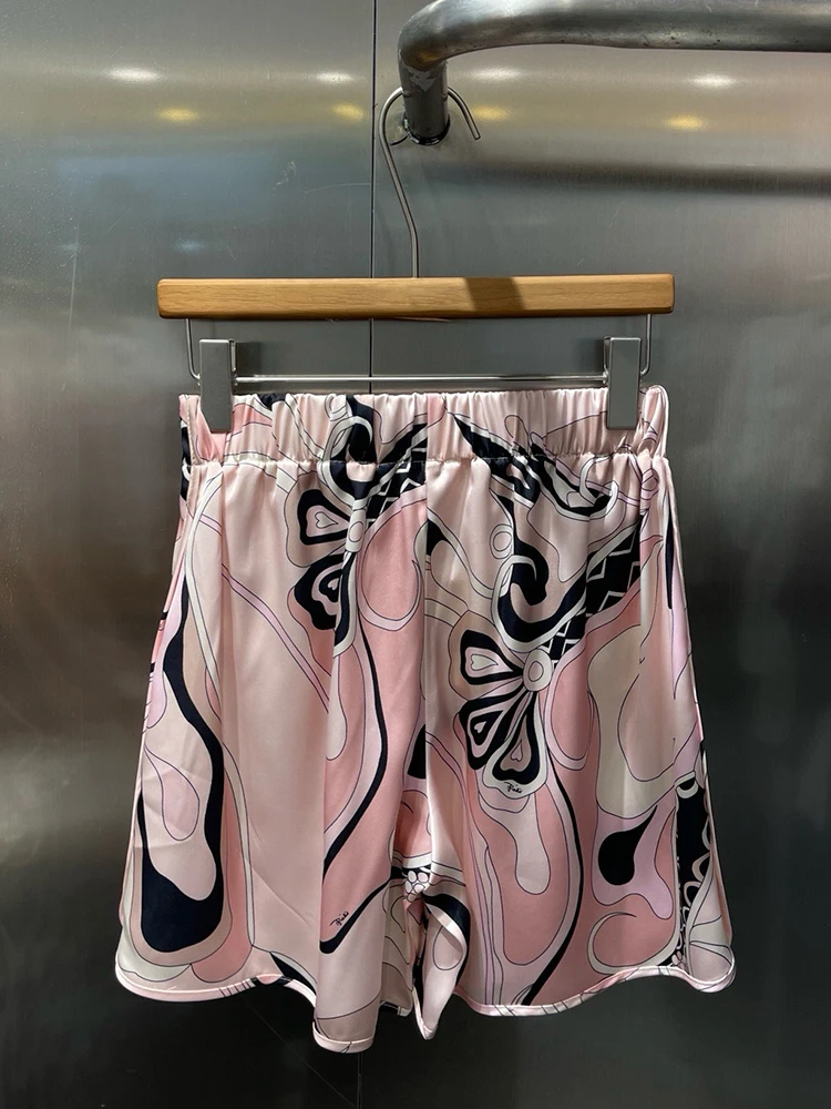 Design Retro Geometric Print Elastic Waist Satin Wide Leg Shorts 2026 Summer Women's Clothing Fashion Versatile Loose Hot Pants