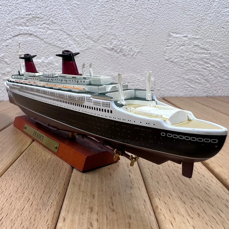 New product 1:1250 classic cruise ship model,simulation of luxury ship decorations,collection of gifts,wholesale