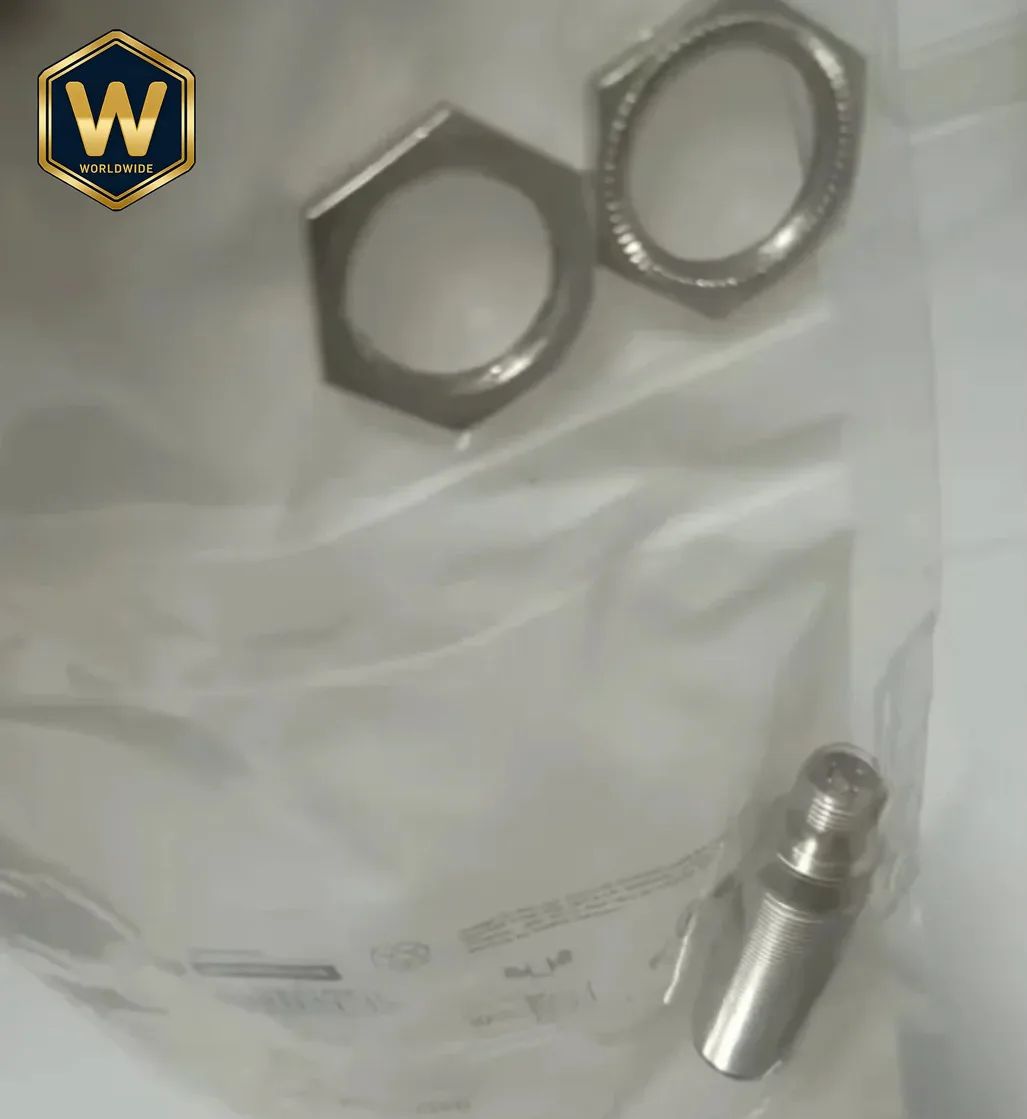 

SX 30 pcs/lot Original new Proximity Switch Sensor XS1N18PC410D