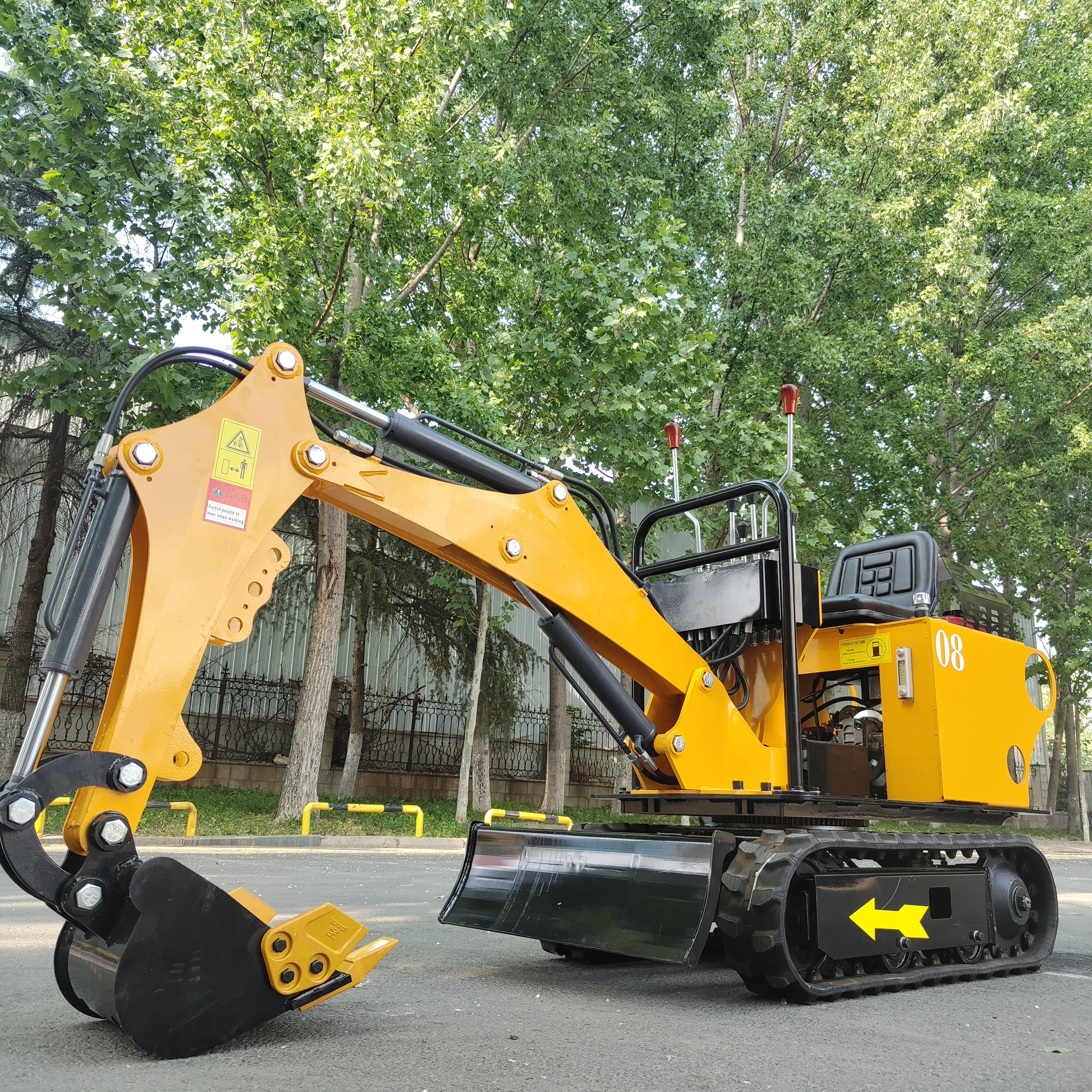 

Mini Excavator 0.8 Ton Small Crawler Digger Hydraulic Diesel Engine CE EPA Approved Compact for Construction