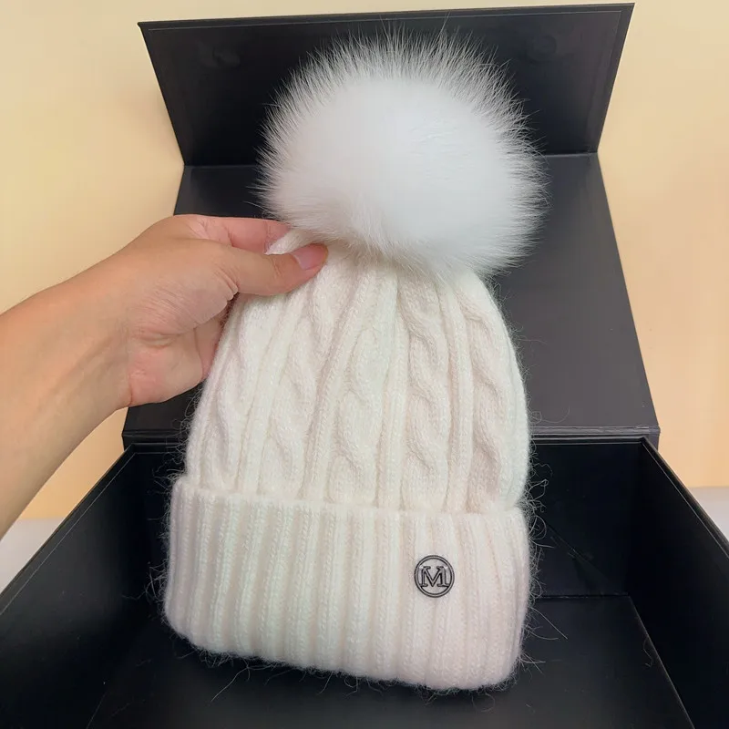 2023 Feal  fox Pom Pom Women Hat Natural Fur Winter Hat Beanies Hat Fowmen Fashion Warm Wool Ski Real PomPom Hat