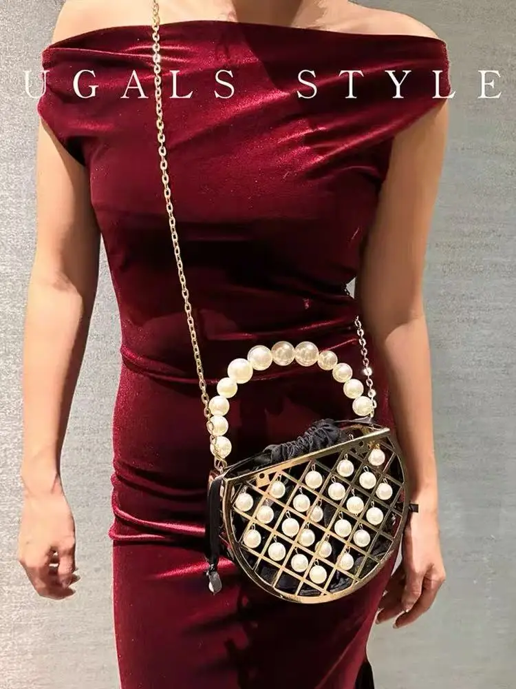 Pearl Beaded Gold Metal Moon Bag Fashion Hollow Out Women Handbag Wedding Party Banquet Bag Luxury Clutch Purse Crossbody Bag