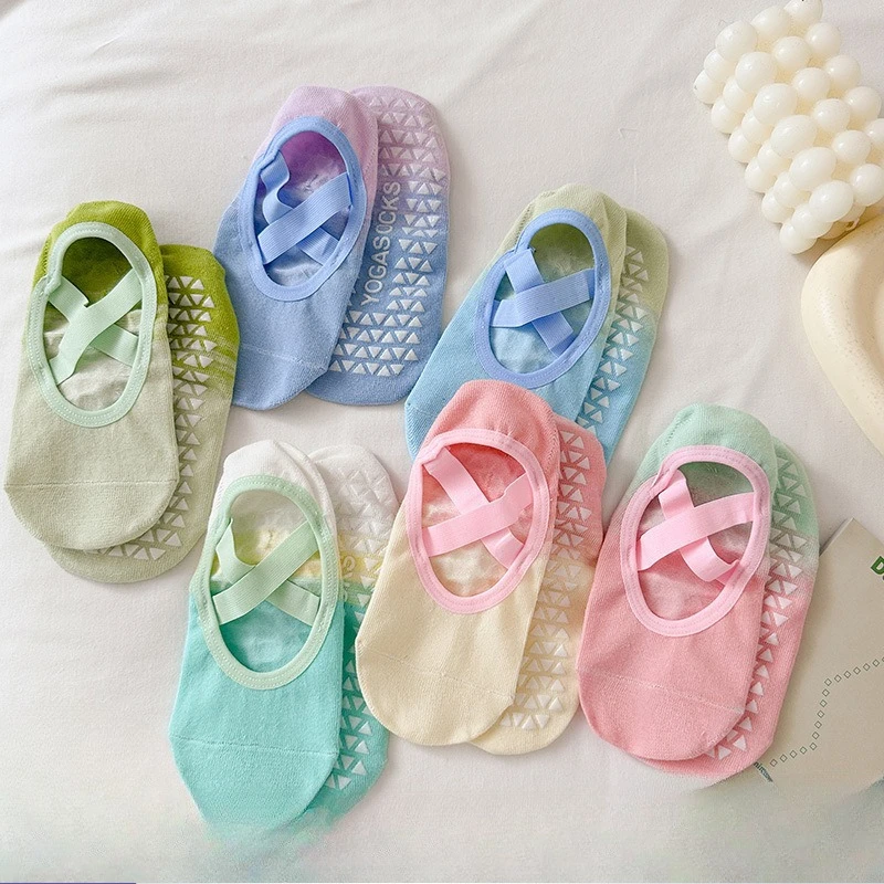 Gradient Non-Slip Yoga Socks for Women Silicone Grip Pilates Toe Socks Anti-Sweat Barefoot Shoes 4-Season Stretchable