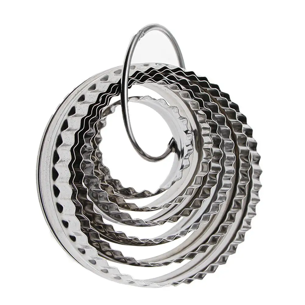 

6 Pcs Round Biscuit Set Stainless Steel Scalloped Smooth Edges Cookie Molds for Baking Small Circle Cutters