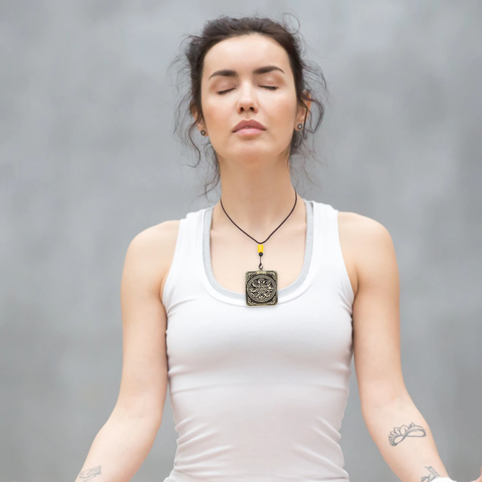 

Retro Vintage Thangka Locket Pendant Metal Decorative Necklace Charm Buddha Style Car Keychain Hanging Ornament For Men Women