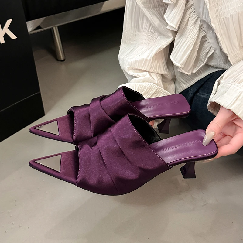 2026 Neue Modische Metall-Dekorative Sandalen Bequeme Mittelhohe Pantoletten Elegante Sommer-Outdoor-Party Damen High Heels Übergrößen