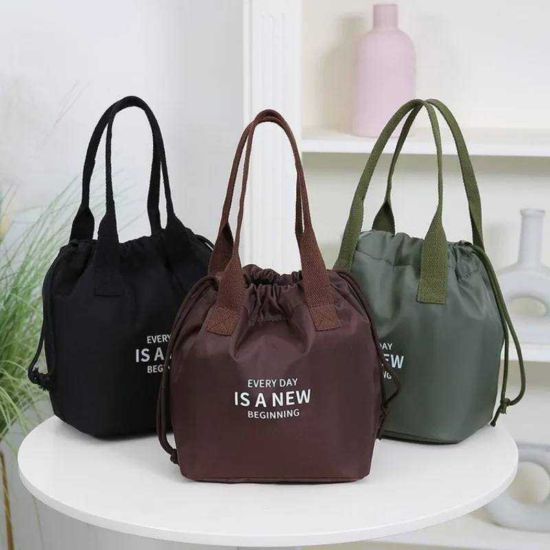 

Роскошная женская сумка через плечо в стиле ретро с принтом в кампусном стиле, идеально подходящая для садовой вечеринки