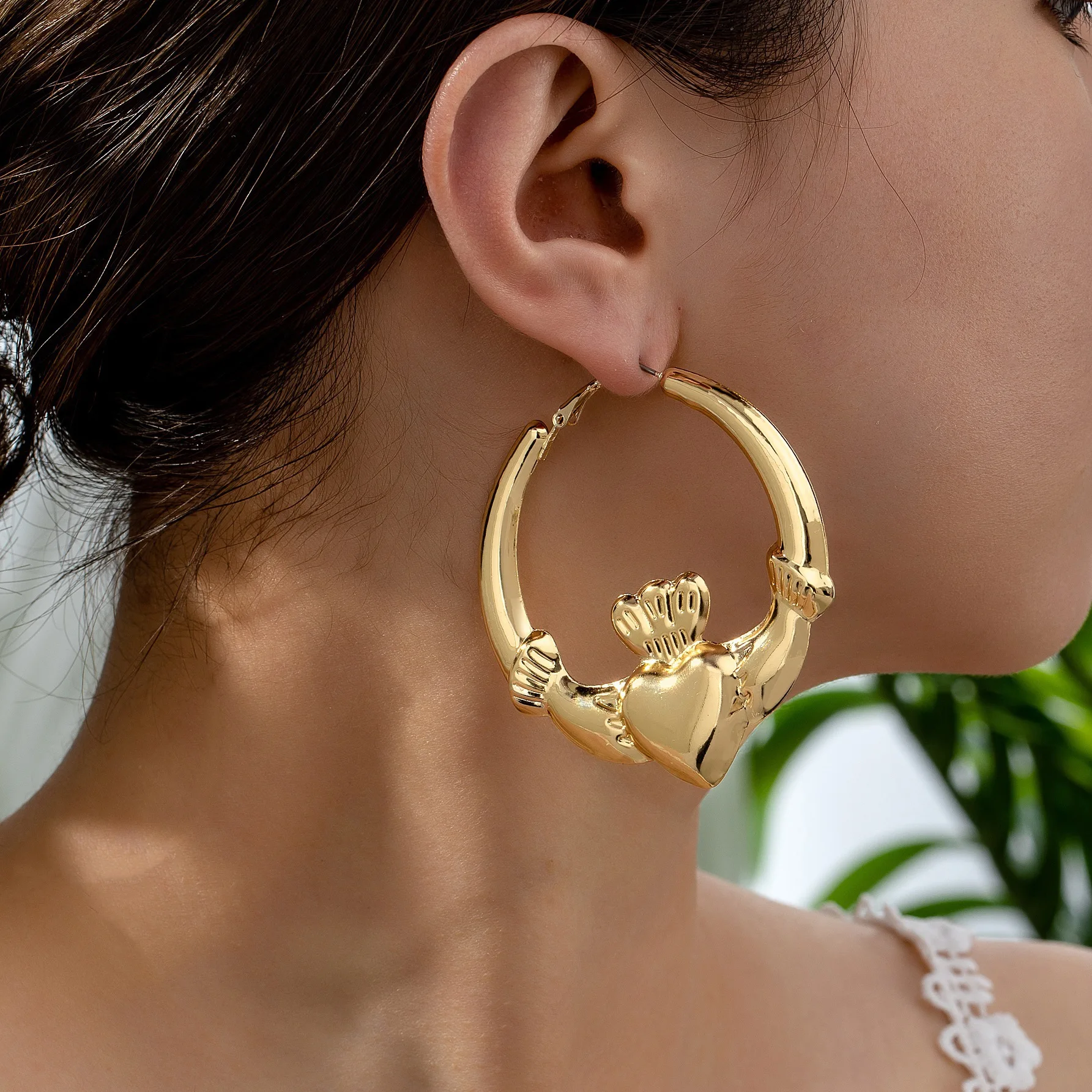1Pair Advanced Sense Heart Hoop Earrings For Women Girls Simple Fashion Earrings Jewelry Accessories Valentine Day Gifts