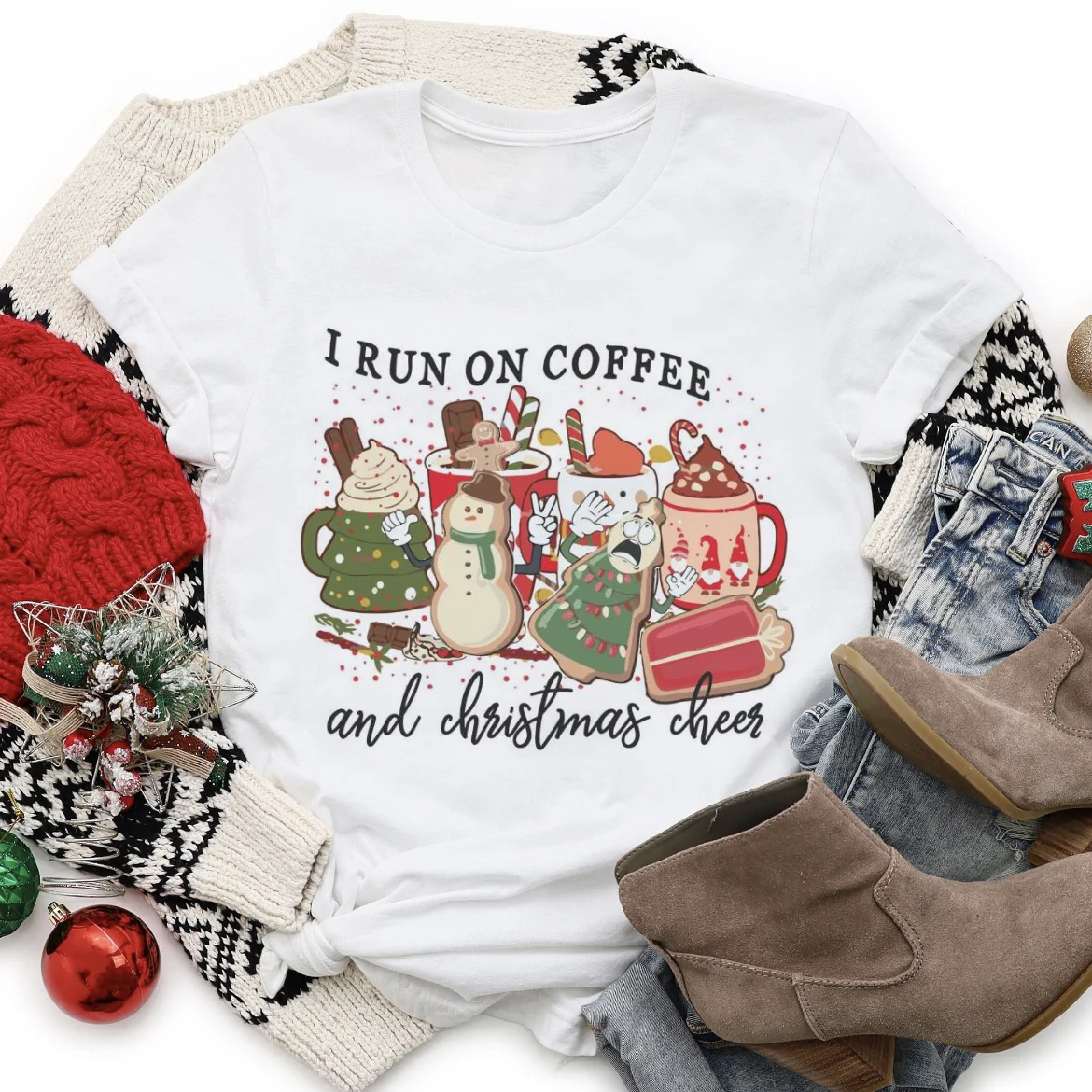 I Run On Coffee And Christmas Cheer Pattern New Year's T-Shirt 90s Cute Christmas Short Sleeve Casual Style Plus Size Top T-Shir