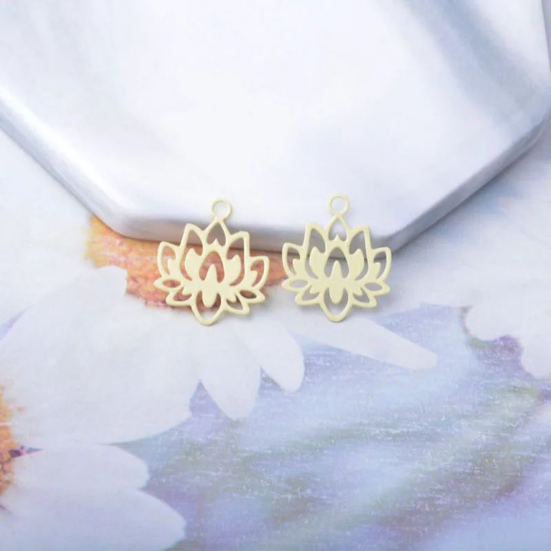 50 Stück AC14606 Messing Laser-geschnittene Dünne Lotus-Anhänger für DIY-Schmuck, Ohrringe und Halsketten – Detail 8
